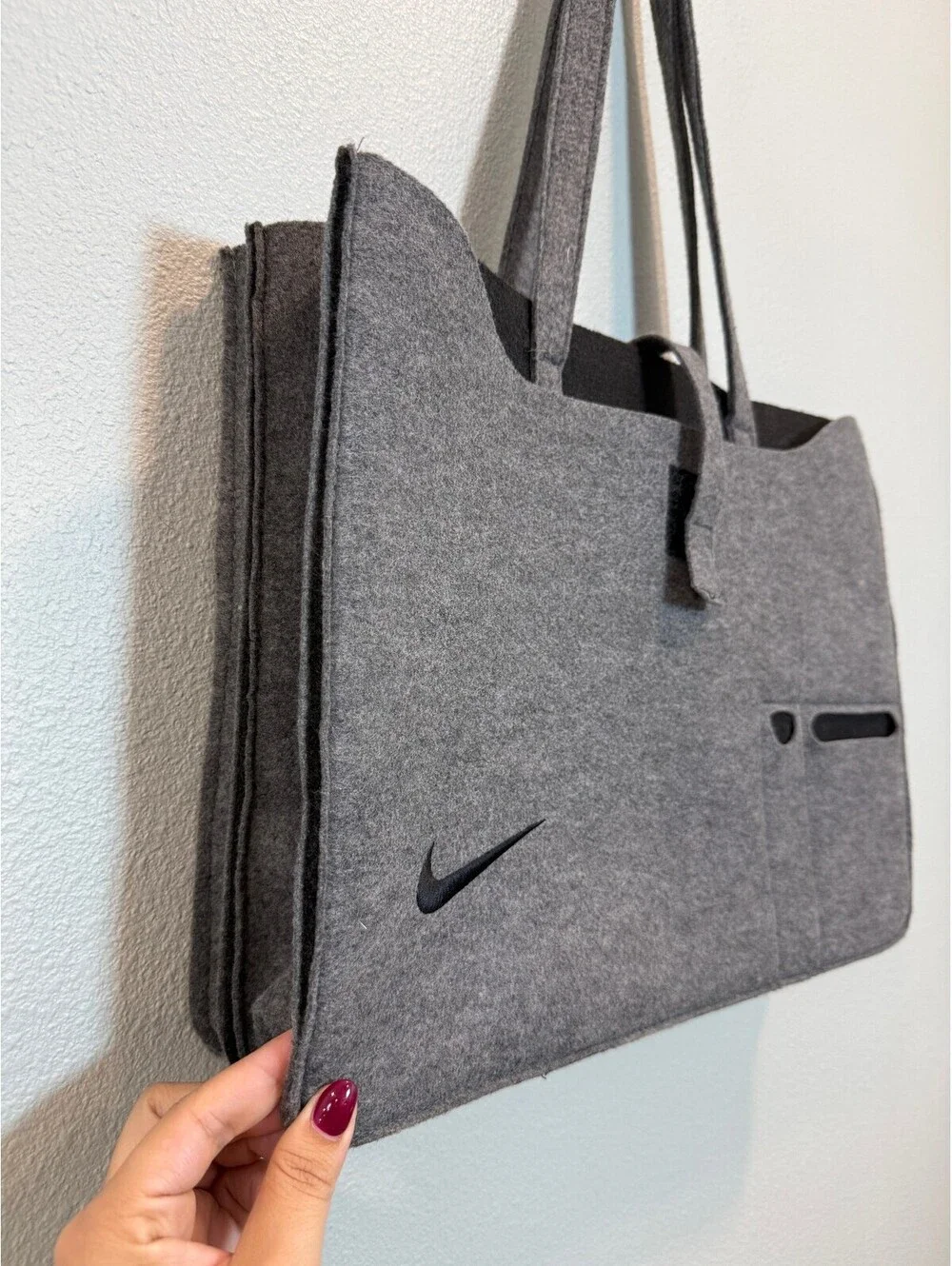 Nike Sportswear Felt Cargo Tote Bag With Embroidered Swoosh NWOT - Picture 2 of 4